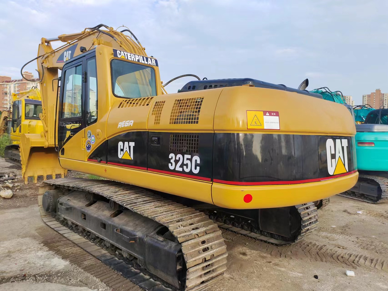 CATERPILLAR 325C - Bager guseničar: slika 2 CATERPILLAR 325C - Bager guseničar: slika 2