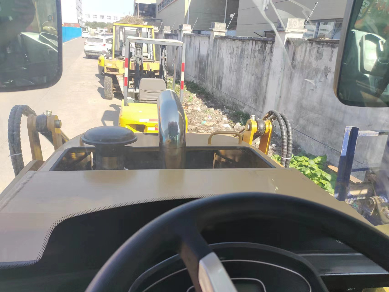 CATERPILLAR 420F - Bager utovarivač: slika 4 CATERPILLAR 420F - Bager utovarivač: slika 4