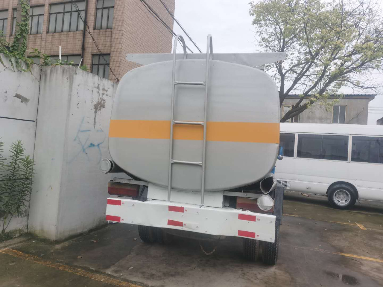 DONGFENG 6ton - Kamion cisterna: slika 4 DONGFENG 6ton - Kamion cisterna: slika 4