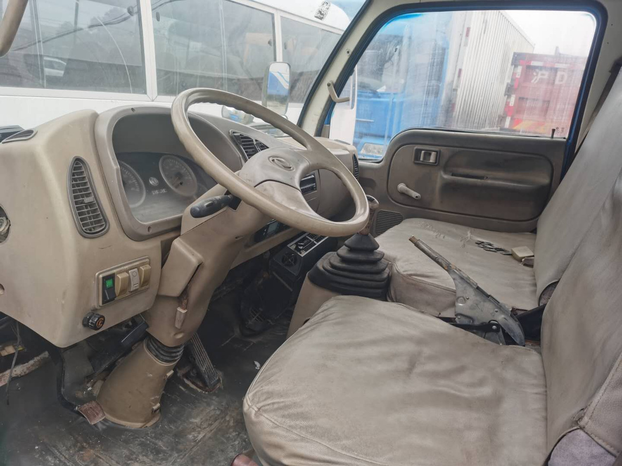 DONGFENG 6ton - Kamion cisterna: slika 5 DONGFENG 6ton - Kamion cisterna: slika 5