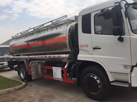 DONGFENG Tank truck - Kamion cisterna: slika 2 DONGFENG Tank truck - Kamion cisterna: slika 2