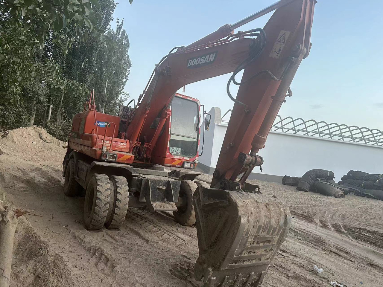 DOOSAN DH150W-7 - Bager točkaš: slika 4 DOOSAN DH150W-7 - Bager točkaš: slika 4