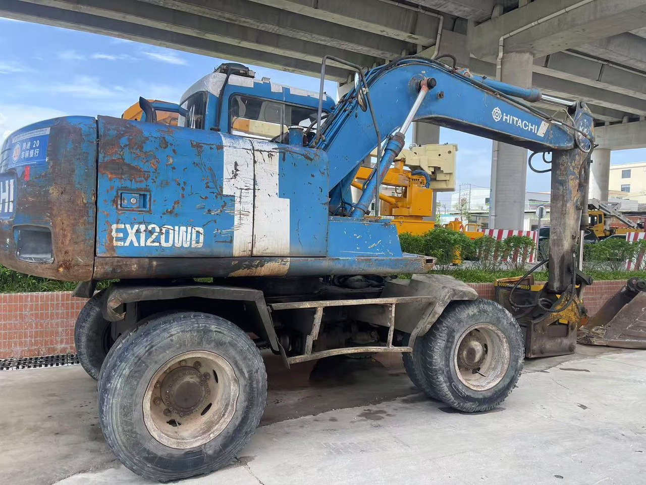 HITACHI EX100WD-2 - Bager točkaš: slika 2 HITACHI EX100WD-2 - Bager točkaš: slika 2