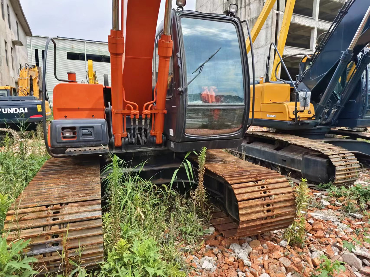 HITACHI EX120-5 - Bager guseničar: slika 3 HITACHI EX120-5 - Bager guseničar: slika 3