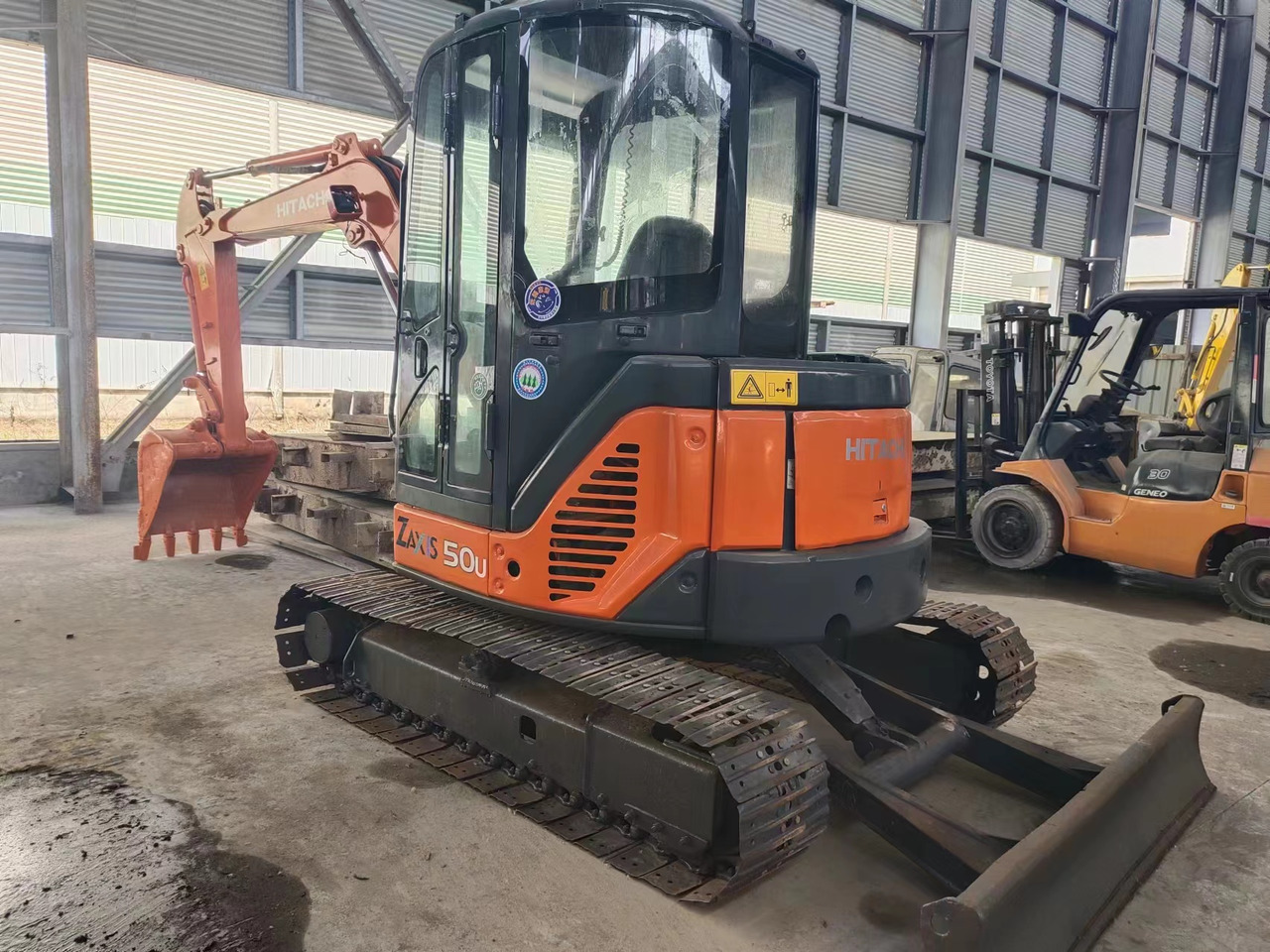 HITACHI ZX50U - Mini bager: slika 2 HITACHI ZX50U - Mini bager: slika 2