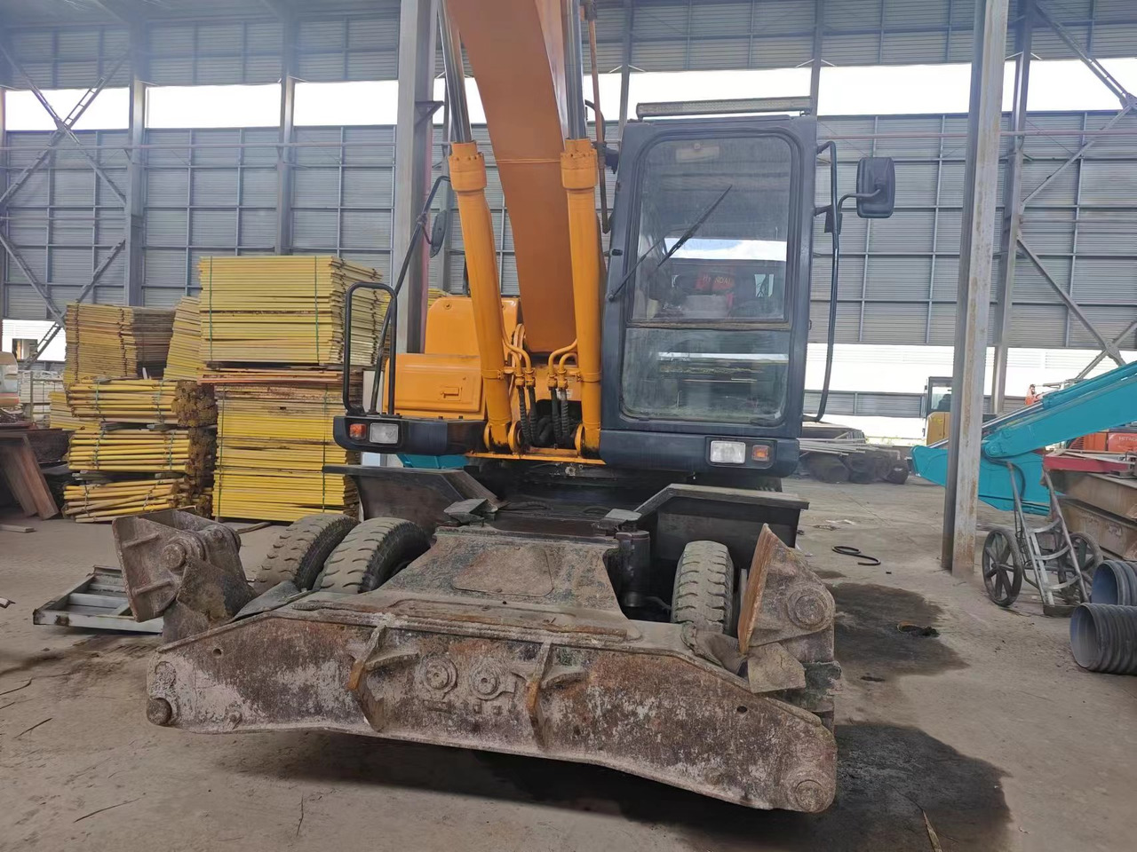 HYUNDAI 210W-7 - Bager točkaš: slika 3 HYUNDAI 210W-7 - Bager točkaš: slika 3