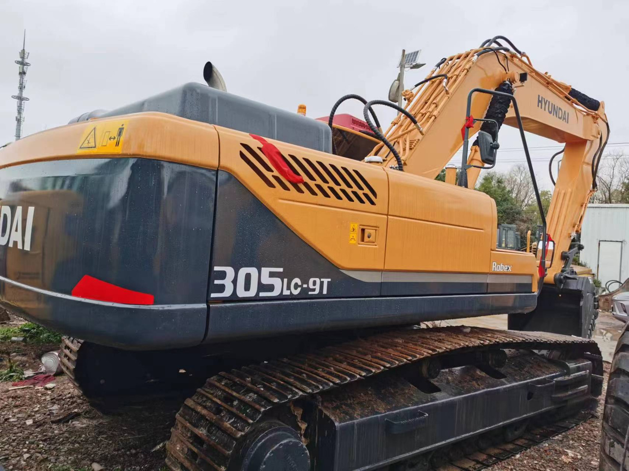 HYUNDAI 305LC-9T - Bager guseničar: slika 2 HYUNDAI 305LC-9T - Bager guseničar: slika 2