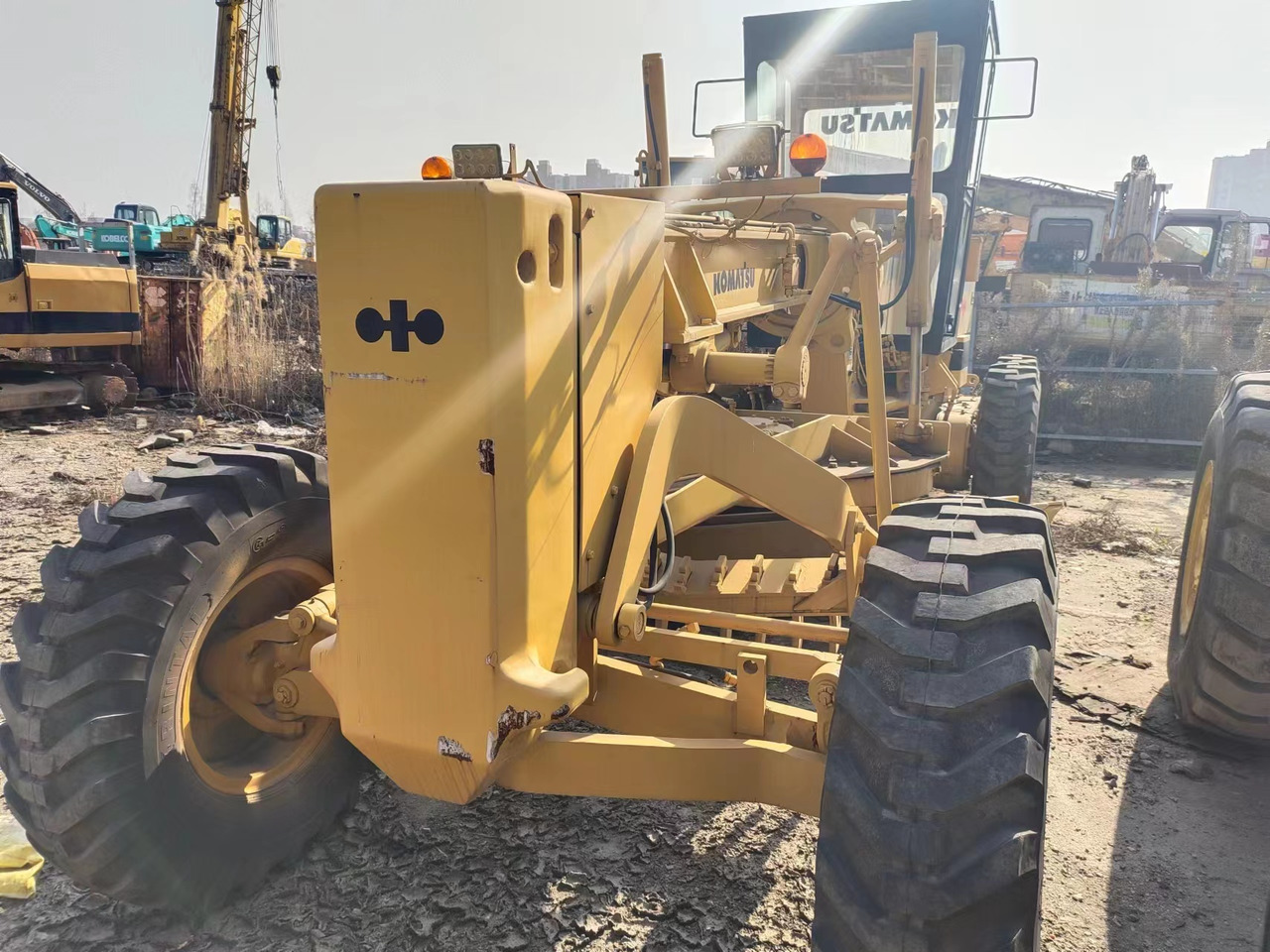 KOMATSU GD825A - Grejder: slika 1 KOMATSU GD825A - Grejder: slika 1