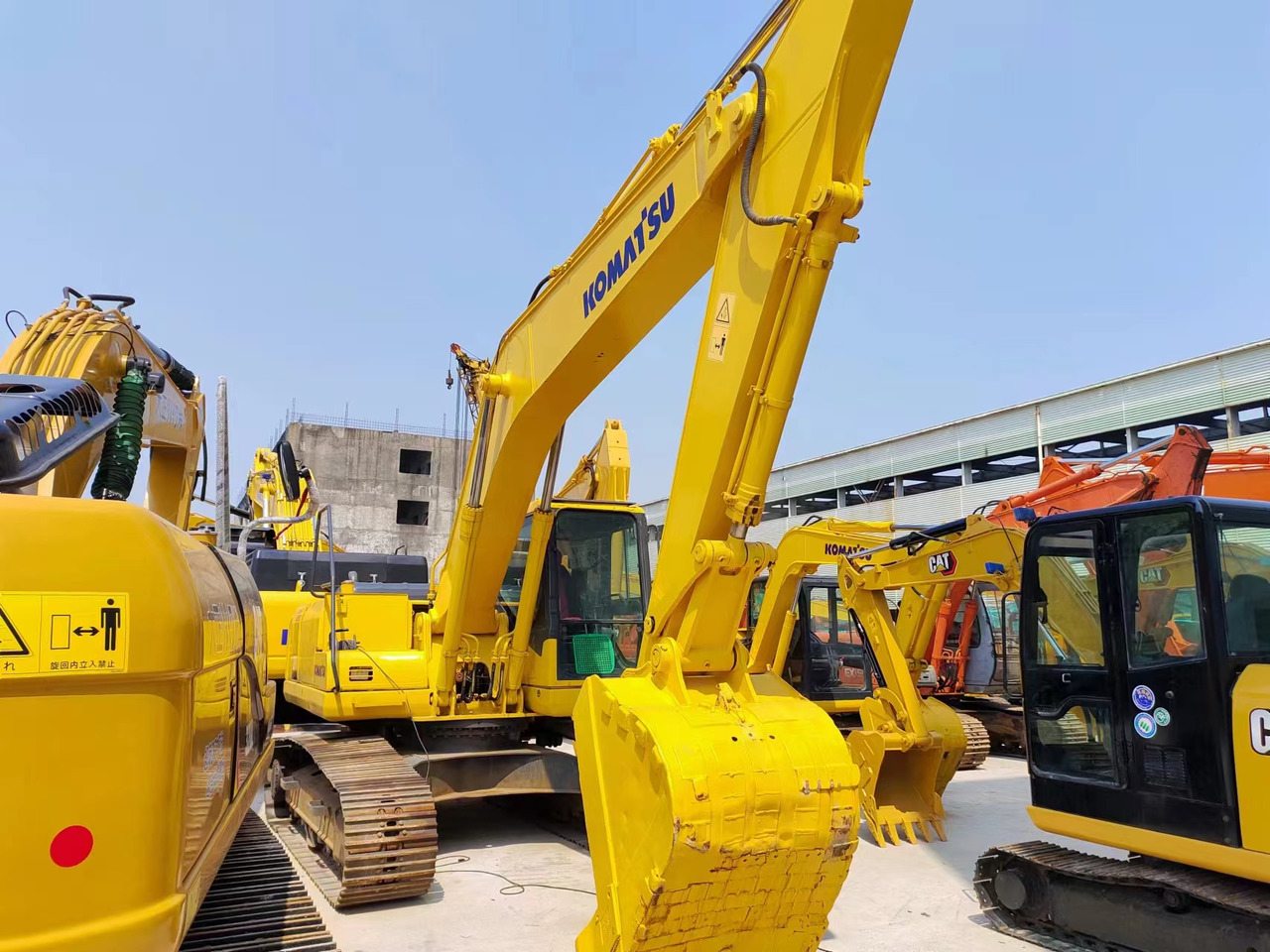 KOMATSU PC200-7 - Bager guseničar: slika 1 KOMATSU PC200-7 - Bager guseničar: slika 1