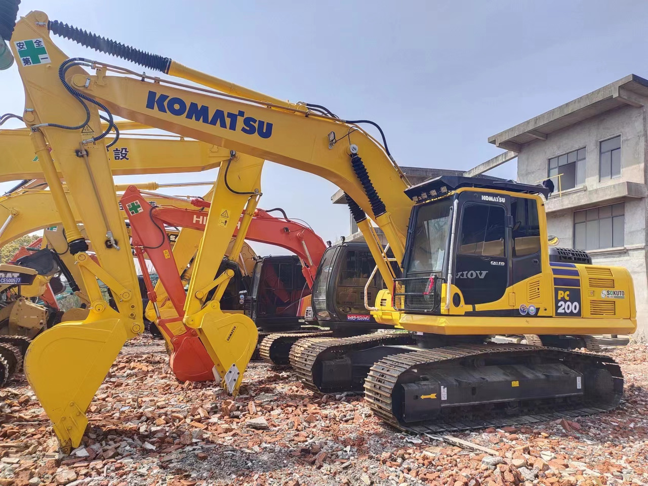 KOMATSU PC200-8N1 - Bager guseničar: slika 2 KOMATSU PC200-8N1 - Bager guseničar: slika 2