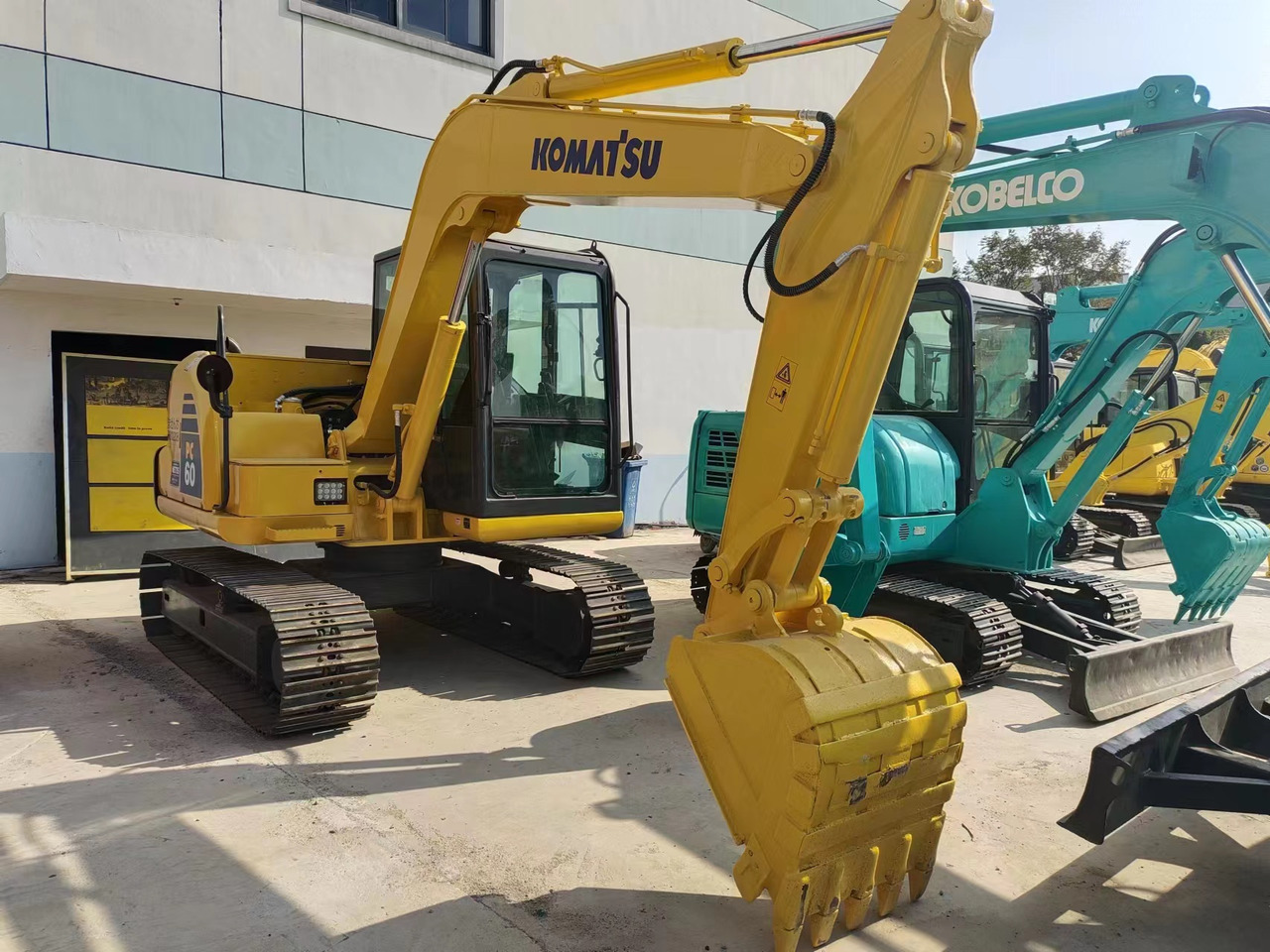 KOMATSU PC60-8 - Mini bager: slika 1 KOMATSU PC60-8 - Mini bager: slika 1