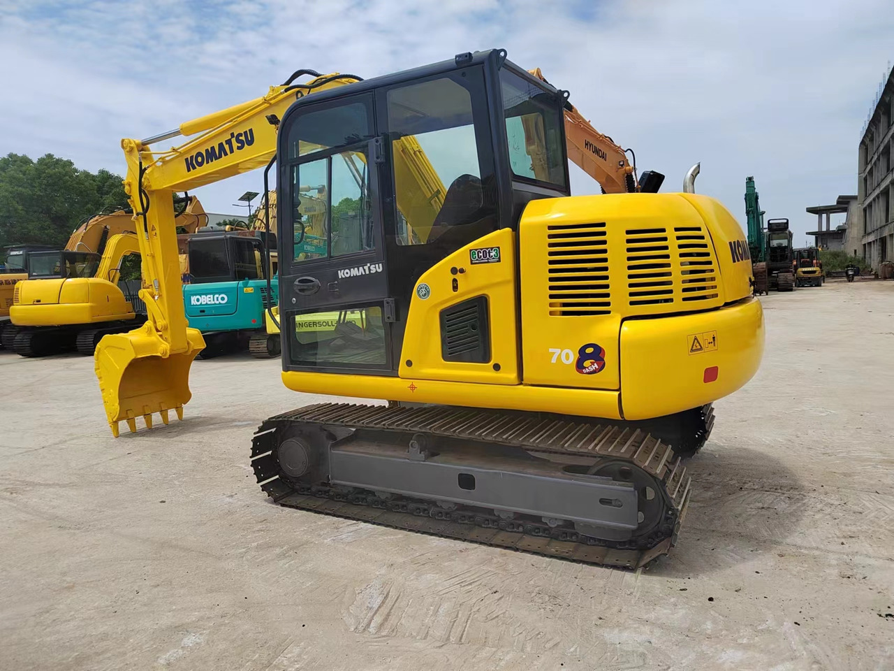 KOMATSU PC70-8 - Bager guseničar: slika 1 KOMATSU PC70-8 - Bager guseničar: slika 1