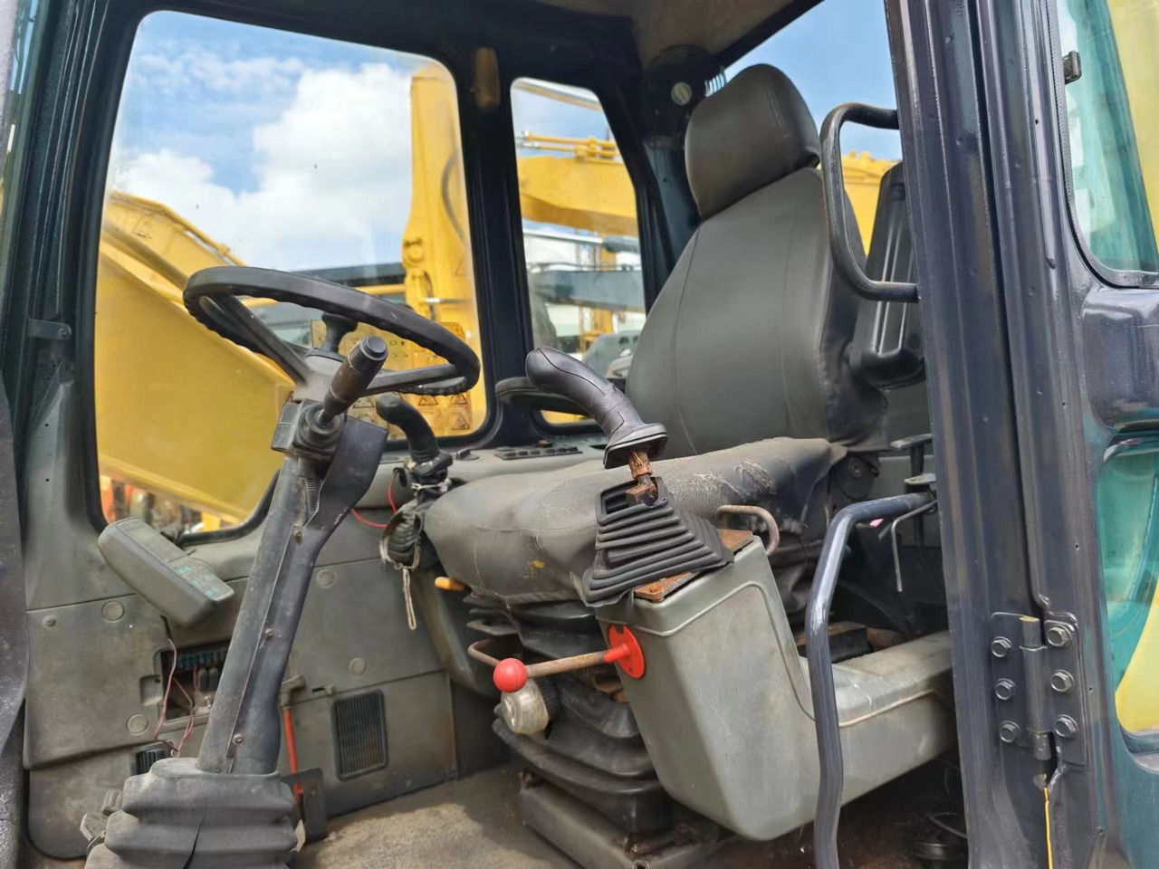 KOMATSU PW130 - Bager točkaš: slika 4 KOMATSU PW130 - Bager točkaš: slika 4