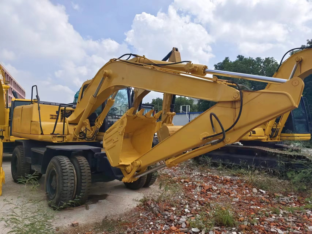 KOMATSU PW130 - Bager točkaš: slika 2 KOMATSU PW130 - Bager točkaš: slika 2