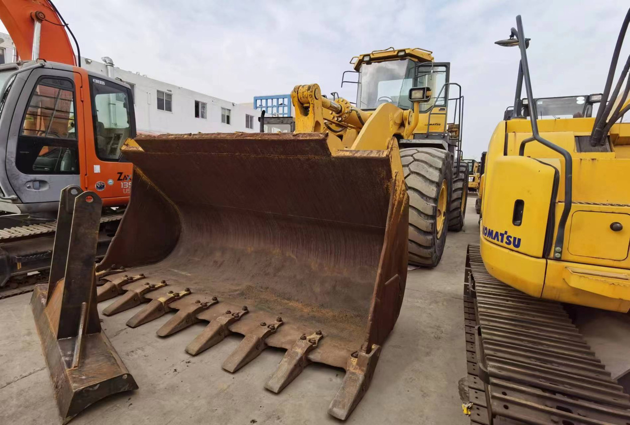 KOMATSU WA600-3 - Utovarivač točkaš: slika 2 KOMATSU WA600-3 - Utovarivač točkaš: slika 2