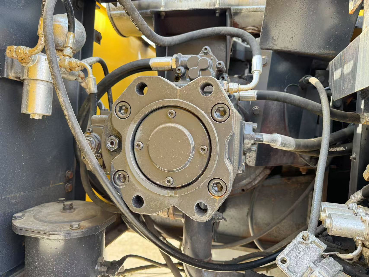 SUMITOMO SH200 - Bager guseničar: slika 4 SUMITOMO SH200 - Bager guseničar: slika 4