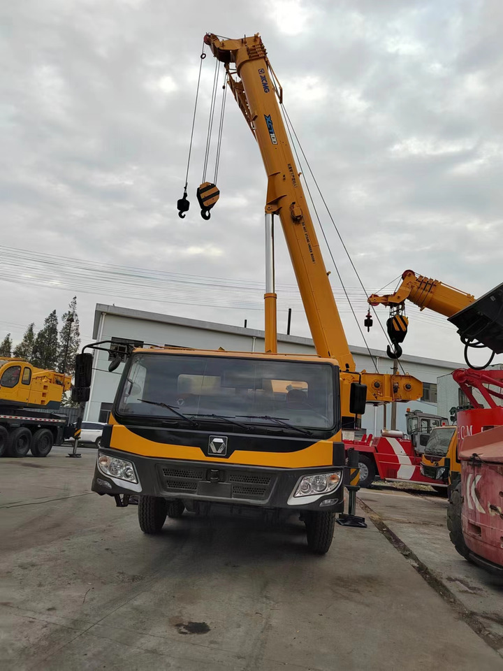 XCMG QY70K good condition QY25K QY50K QY100K QY130K China brand mobile crane - Autodizalica: slika 2 XCMG QY70K good condition QY25K QY50K QY100K QY130K China brand mobile crane - Autodizalica: slika 2