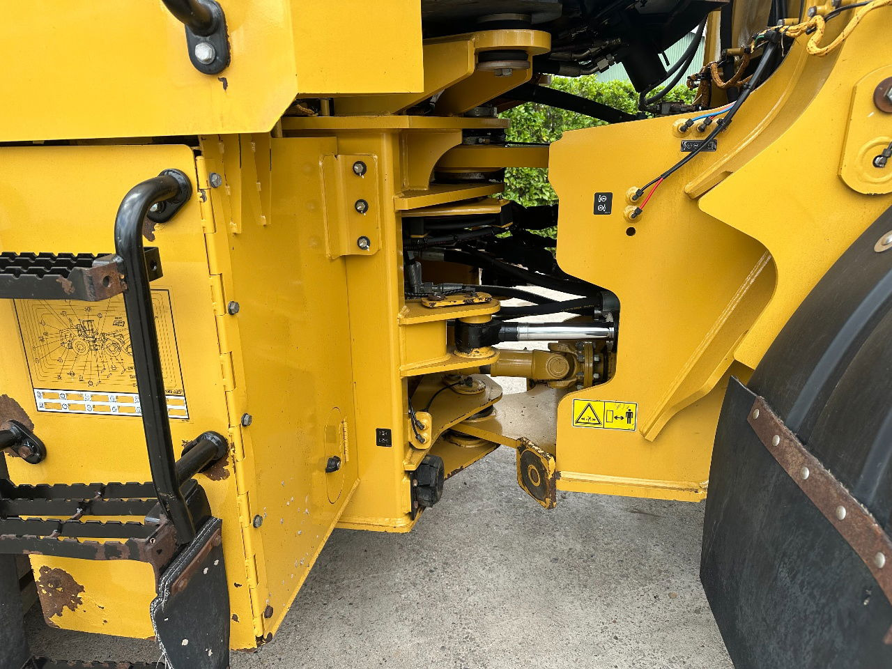 Utovarivač točkaš Caterpillar 950G: slika 20