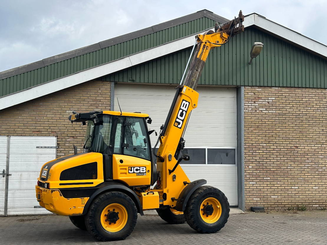 Teleskopski utovarivač na točkovima JCB TM220 SV A: slika 6 Teleskopski utovarivač na točkovima JCB TM220 SV A: slika 6