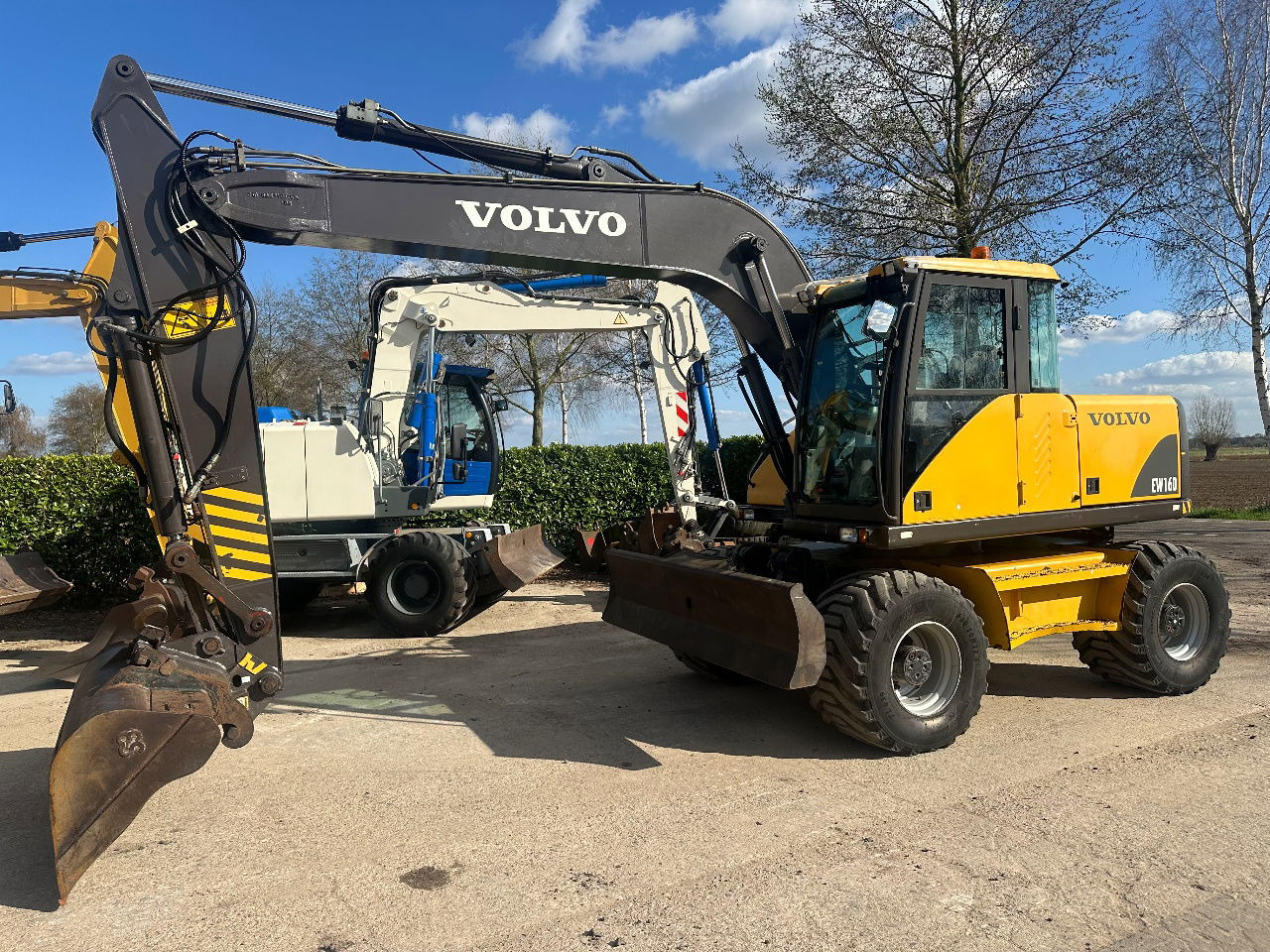 Bager točkaš Volvo EW160: slika 1