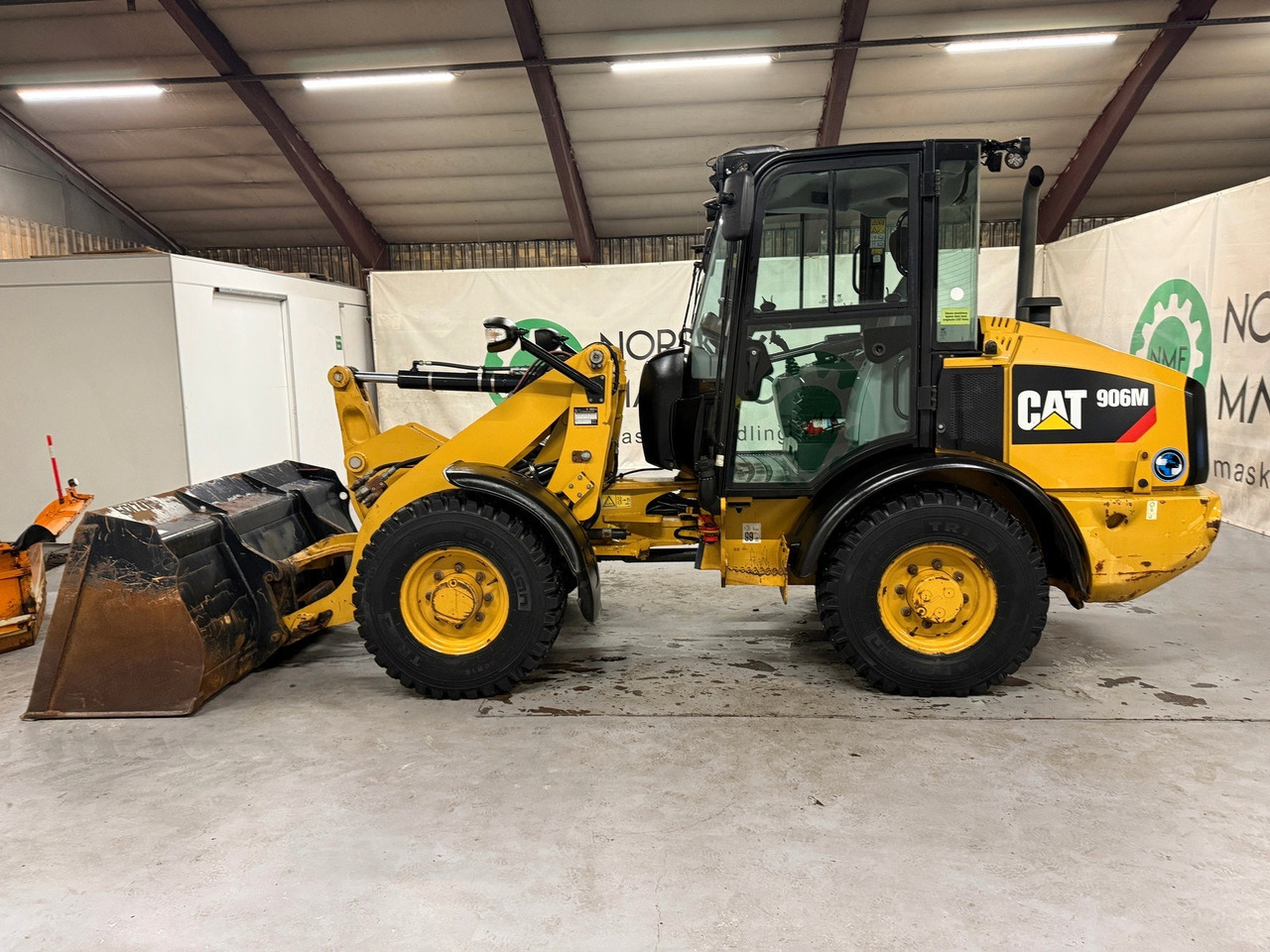 Cat 906M High Flow, 40 km/t med skuff og plog # TIL LEIE# - Utovarivač točkaš: slika 2 Cat 906M High Flow, 40 km/t med skuff og plog # TIL LEIE# - Utovarivač točkaš: slika 2