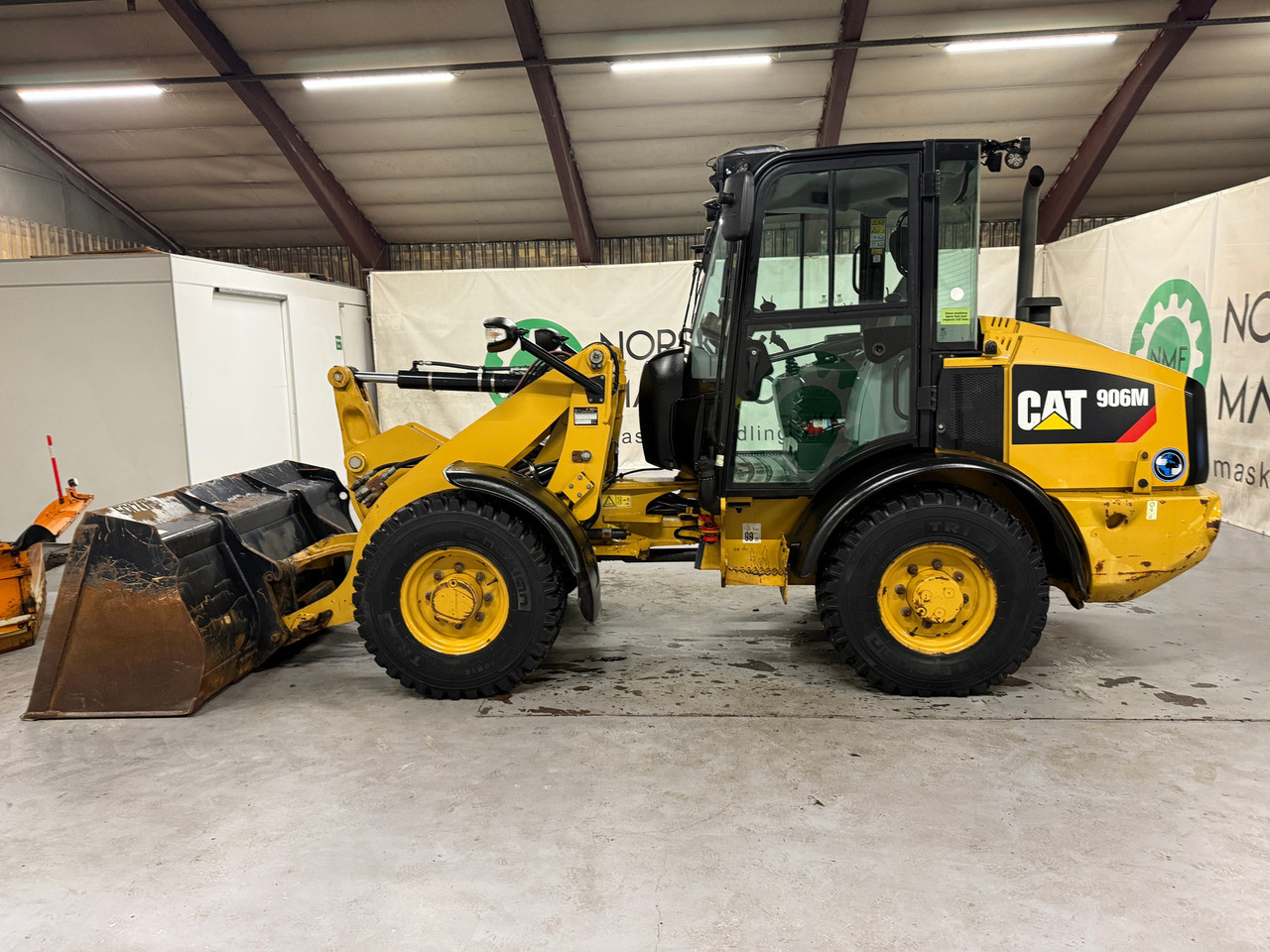 Cat 906M High Flow, 40 km/t med skuff og plog # TIL LEIE# - Utovarivač točkaš: slika 2 Cat 906M High Flow, 40 km/t med skuff og plog # TIL LEIE# - Utovarivač točkaš: slika 2