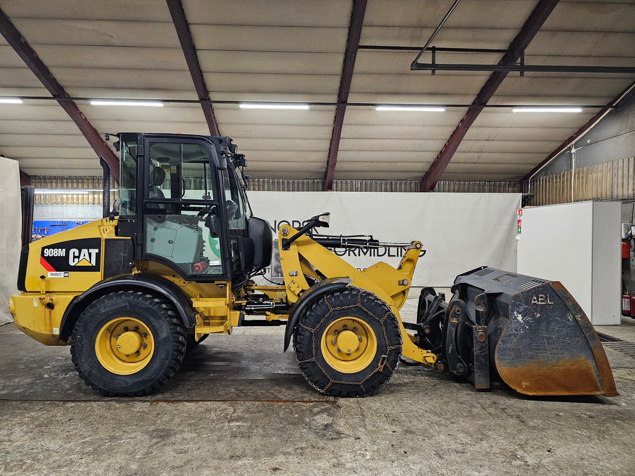 Cat 908M - Utovarivač točkaš: slika 5 Cat 908M - Utovarivač točkaš: slika 5