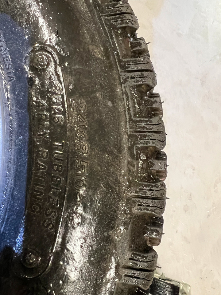 Dekk passer Massey Ferguson 1525 - Kompletan točak za Poljoprivredna mašina: slika 3 Dekk passer Massey Ferguson 1525 - Kompletan točak za Poljoprivredna mašina: slika 3
