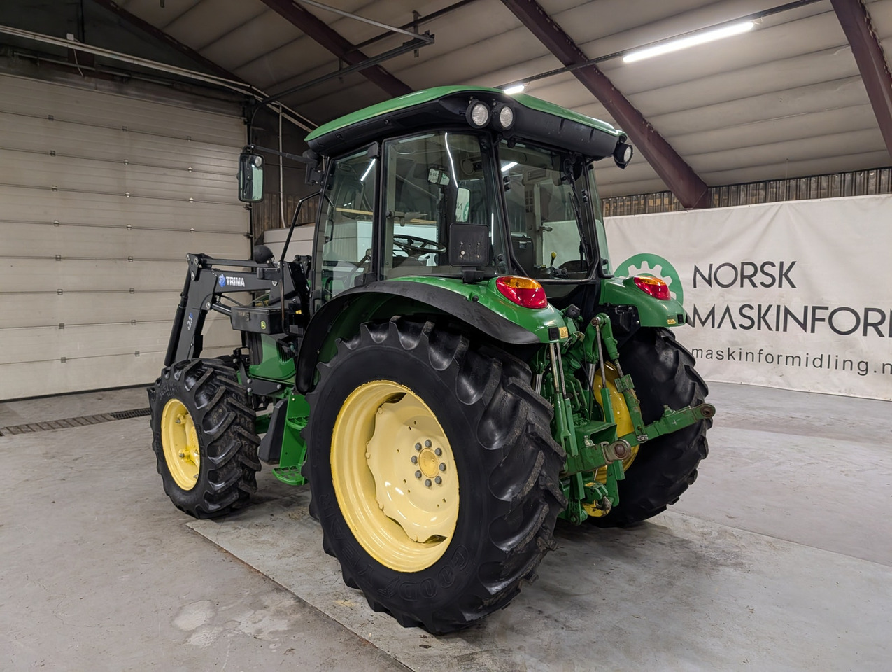 John Deere 5720 - Traktor: slika 3 John Deere 5720 - Traktor: slika 3
