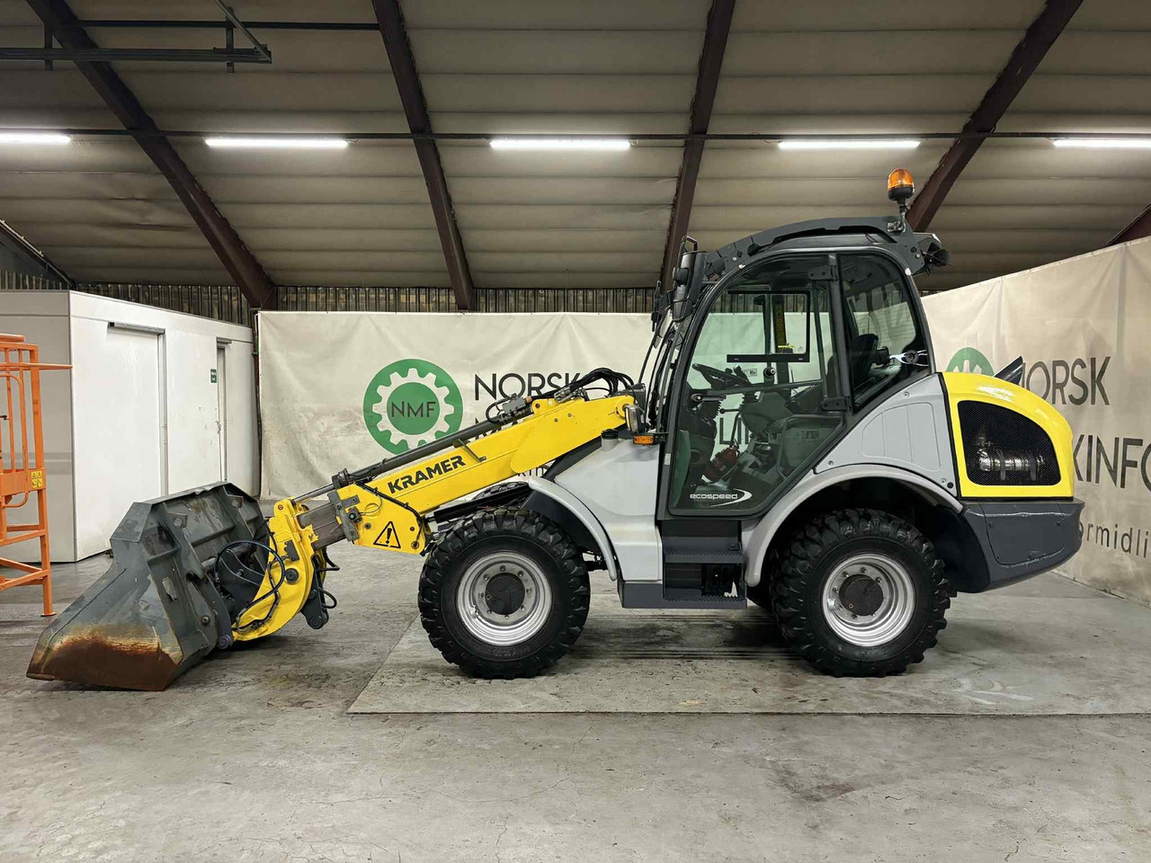 KramerAllrad 8085T #Traktor, Mannskapskurv og Skuffe - Utovarivač točkaš: slika 3 KramerAllrad 8085T #Traktor, Mannskapskurv og Skuffe - Utovarivač točkaš: slika 3