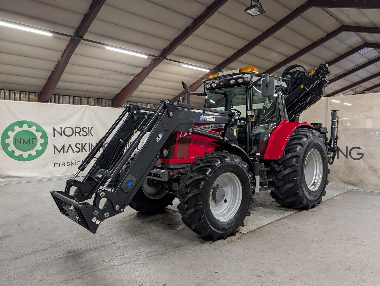 Massey Ferguson 5470 - Traktor: slika 1 Massey Ferguson 5470 - Traktor: slika 1