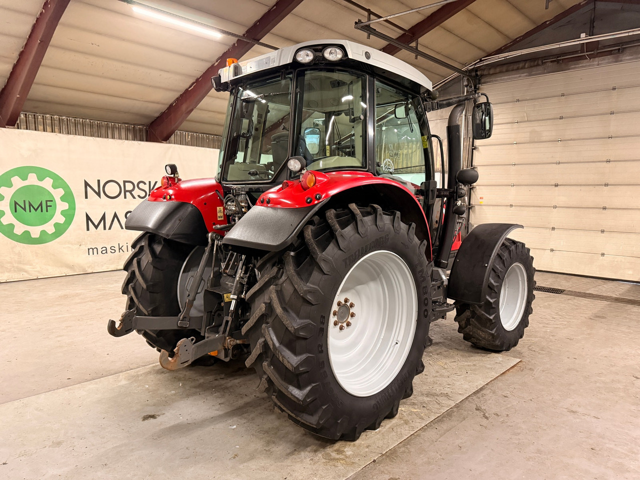 Massey Ferguson 5712SL Inkl ny frontlaster - Traktor: slika 5 Massey Ferguson 5712SL Inkl ny frontlaster - Traktor: slika 5
