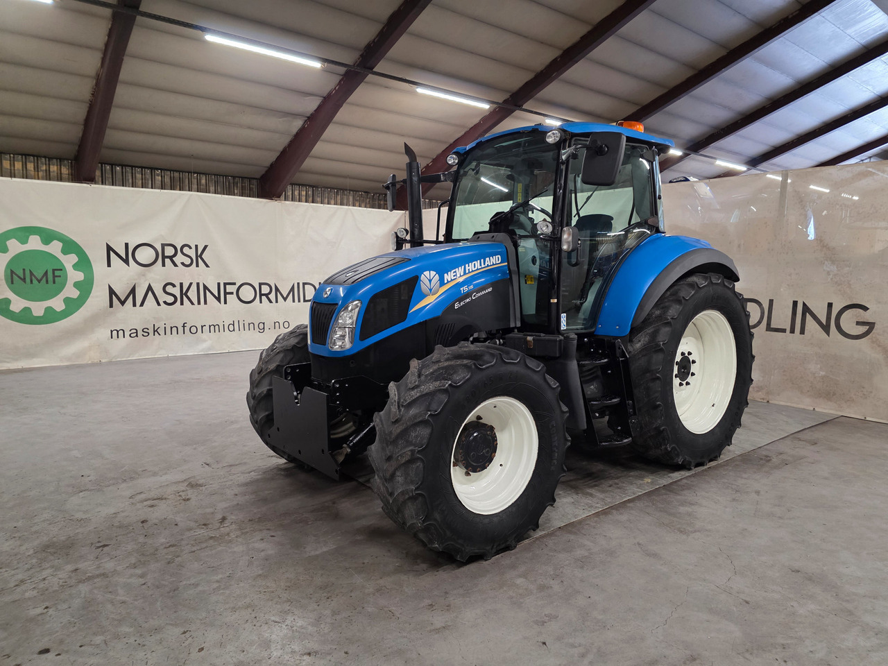 New Holland T5.115 EC - Traktor: slika 1 New Holland T5.115 EC - Traktor: slika 1