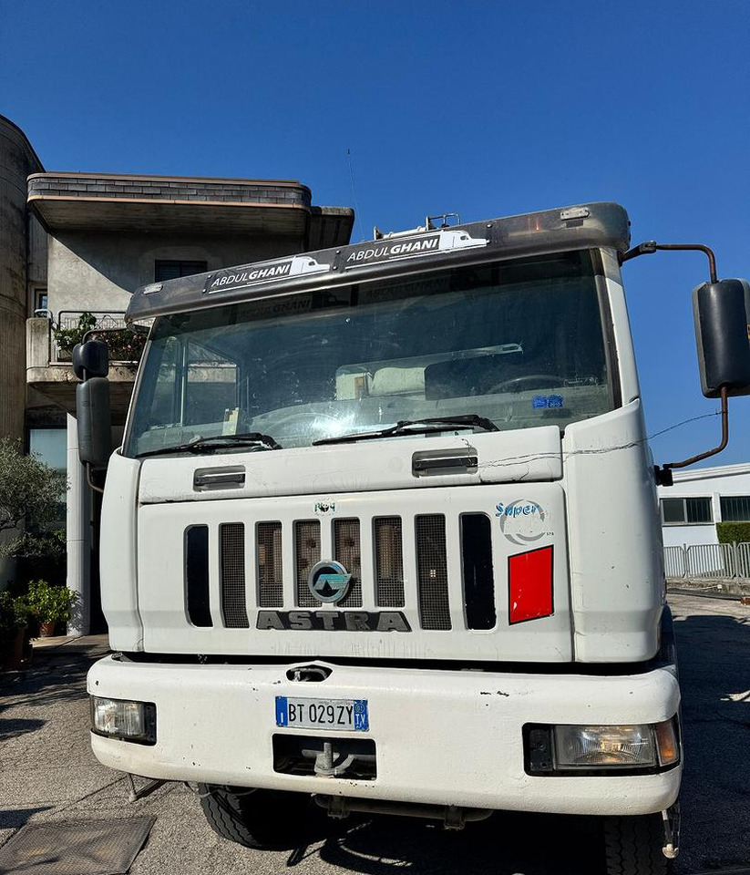 Betonpompa CIFA ASTRA HD84.38 - 2003 - Mikser pumpa: slika 2 Betonpompa CIFA ASTRA HD84.38 - 2003 - Mikser pumpa: slika 2