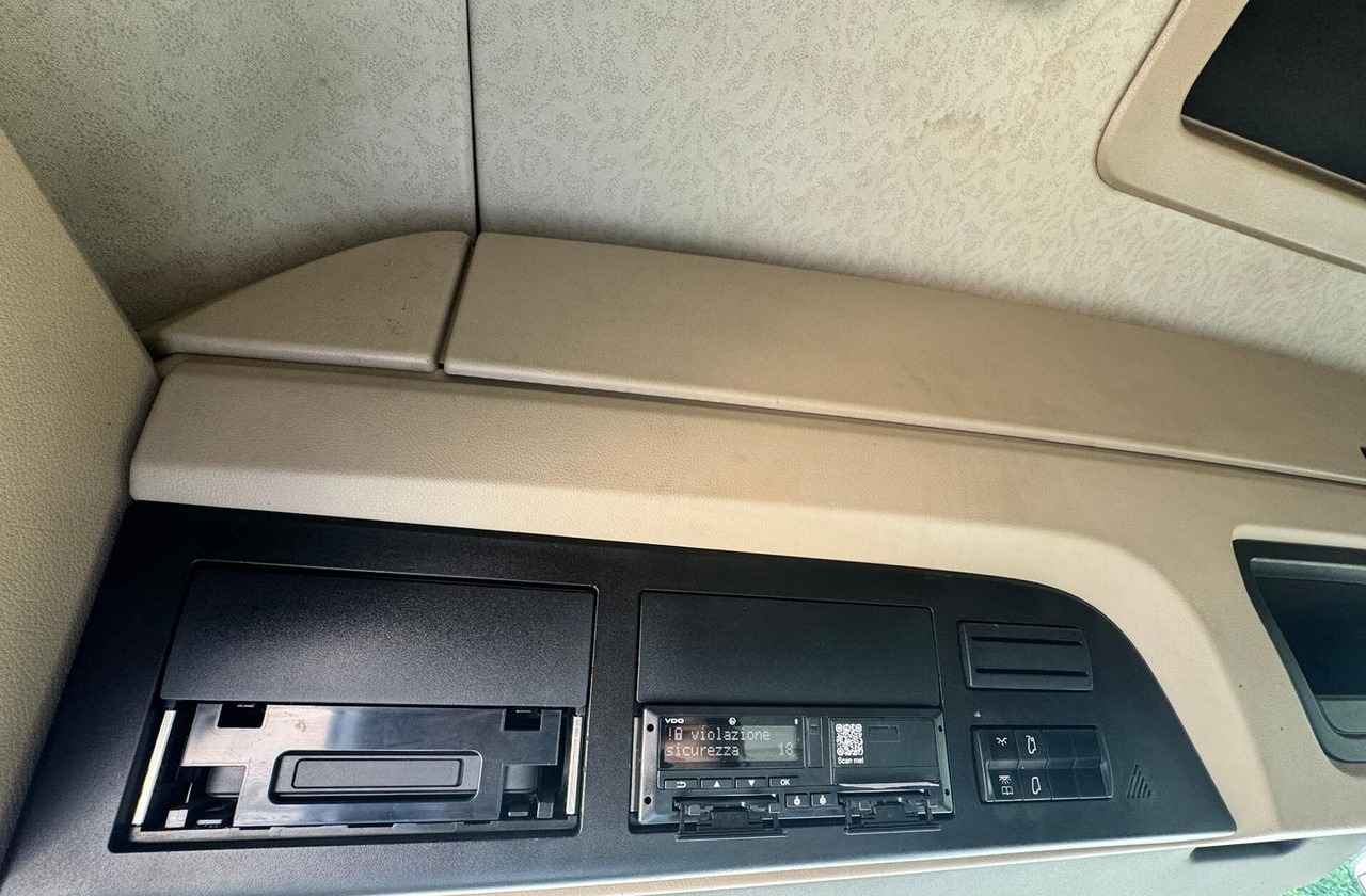 Tegljač Mercedes Benz Actros 1848 - 2020: slika 7 Tegljač Mercedes Benz Actros 1848 - 2020: slika 7