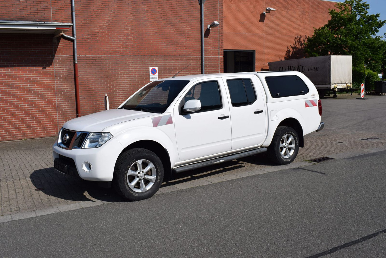 Nissan Navara Double Cab SE 4x4 Automatik Hardtop AHK - SUV: slika 1 Nissan Navara Double Cab SE 4x4 Automatik Hardtop AHK - SUV: slika 1