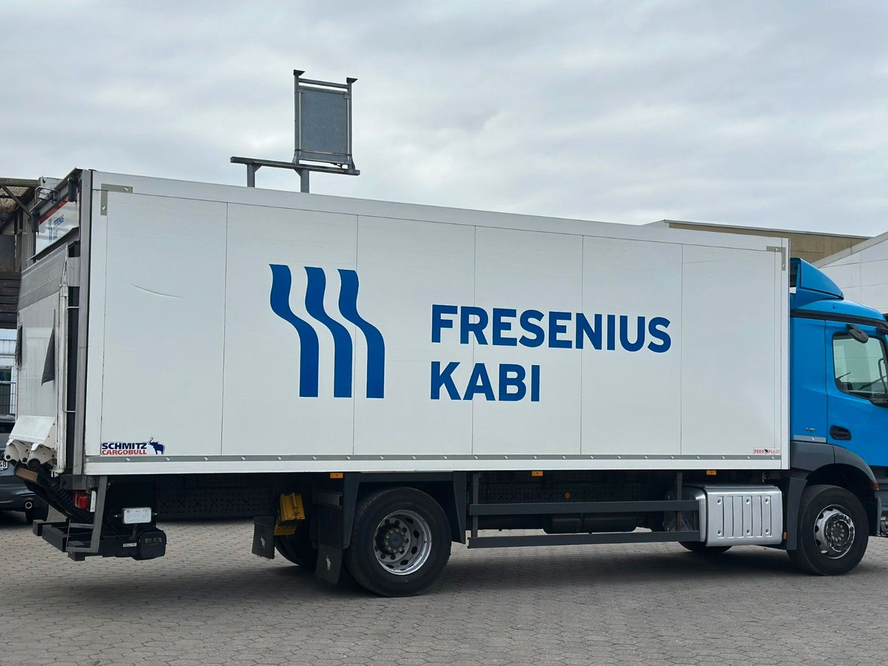 Mercedes-Benz Antos 1830+Isolierkoffer - Kamion sa zatvorenim sandukom: slika 4 Mercedes-Benz Antos 1830+Isolierkoffer - Kamion sa zatvorenim sandukom: slika 4