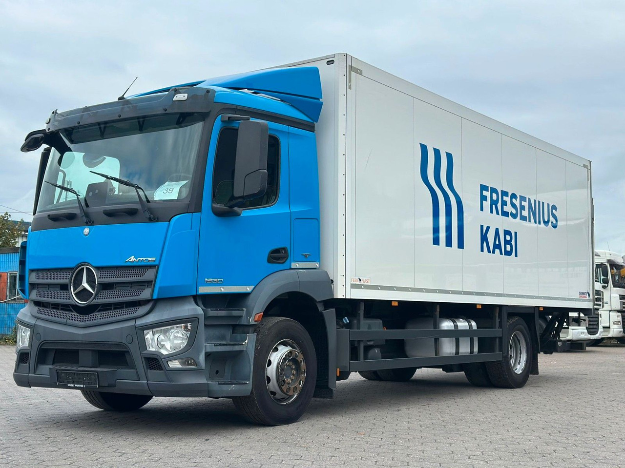 Mercedes-Benz Antos 1830+Isolierkoffer - Kamion sa zatvorenim sandukom: slika 1 Mercedes-Benz Antos 1830+Isolierkoffer - Kamion sa zatvorenim sandukom: slika 1