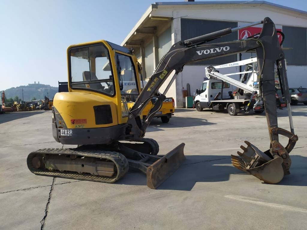 Volvo ECR 38 - Mini bager: slika 4 Volvo ECR 38 - Mini bager: slika 4