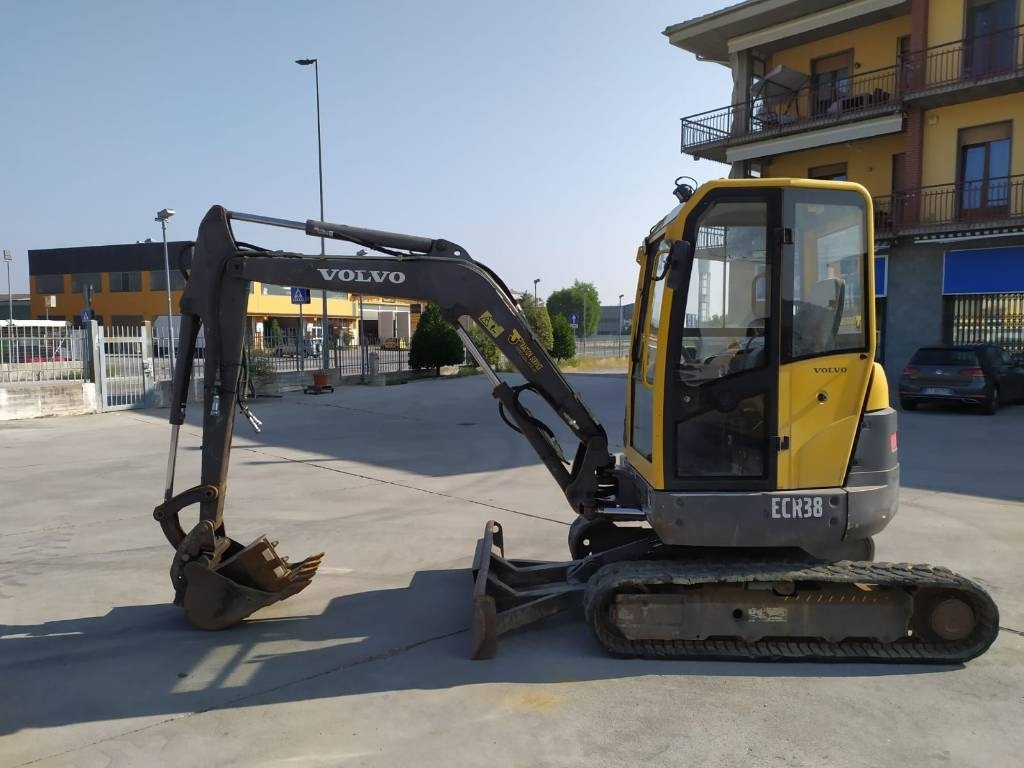 Volvo ECR 38 - Mini bager: slika 2 Volvo ECR 38 - Mini bager: slika 2