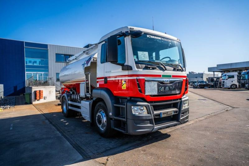 MAN TGS 18.400 4x4H +ALU CM 11.500L /4 COMP - Kamion cisterna: slika 2 MAN TGS 18.400 4x4H +ALU CM 11.500L /4 COMP - Kamion cisterna: slika 2
