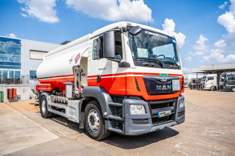 MAN TGS 18.400 // CUVE ALU MAGYAR 13.500L + 5 COMP - Kamion cisterna: slika 2 MAN TGS 18.400 // CUVE ALU MAGYAR 13.500L + 5 COMP - Kamion cisterna: slika 2