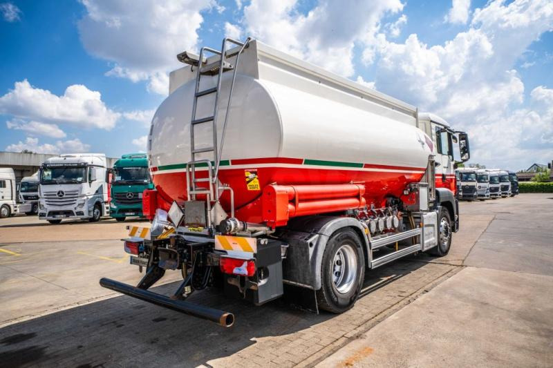 MAN TGS 18.400 // CUVE ALU MAGYAR 13.500L + 5 COMP - Kamion cisterna: slika 4 MAN TGS 18.400 // CUVE ALU MAGYAR 13.500L + 5 COMP - Kamion cisterna: slika 4