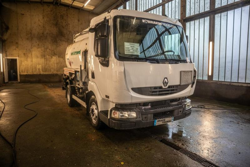Renault 180 DCI+5500L/3COMP LAMES - Kamion cisterna: slika 2 Renault 180 DCI+5500L/3COMP LAMES - Kamion cisterna: slika 2