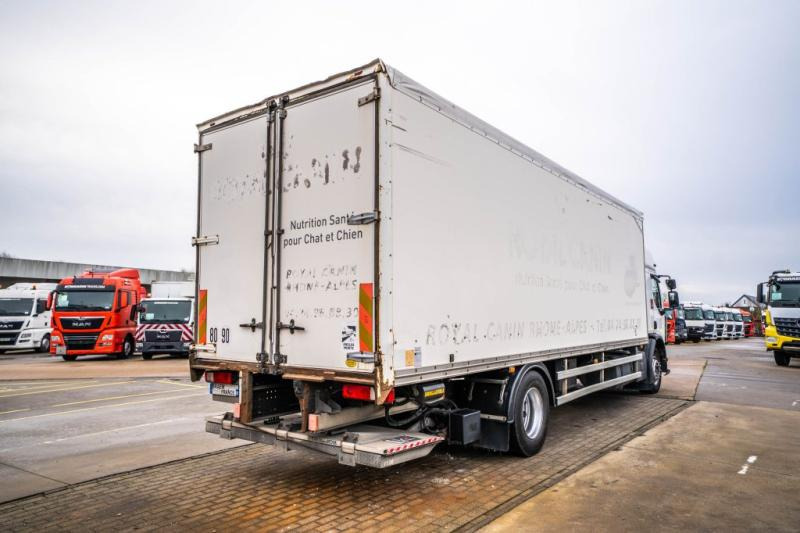 Renault D 19 280 WIDE + DHOLLANDIA 3 T. - Kamion sa zatvorenim sandukom: slika 5 Renault D 19 280 WIDE + DHOLLANDIA 3 T. - Kamion sa zatvorenim sandukom: slika 5