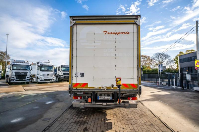 Renault D WIDE 250 DXI (12T)+DHOLLANDIA - Kamion sa zatvorenim sandukom: slika 5 Renault D WIDE 250 DXI (12T)+DHOLLANDIA - Kamion sa zatvorenim sandukom: slika 5