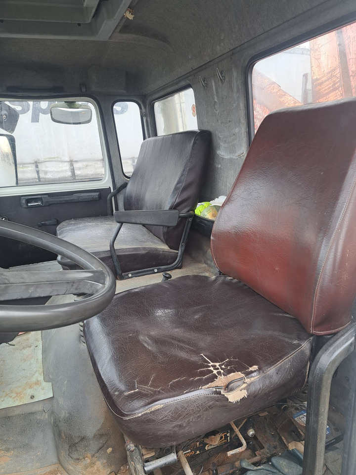 RENAULT  - Kamion sa tovarnim sandukom: slika 2 RENAULT  - Kamion sa tovarnim sandukom: slika 2