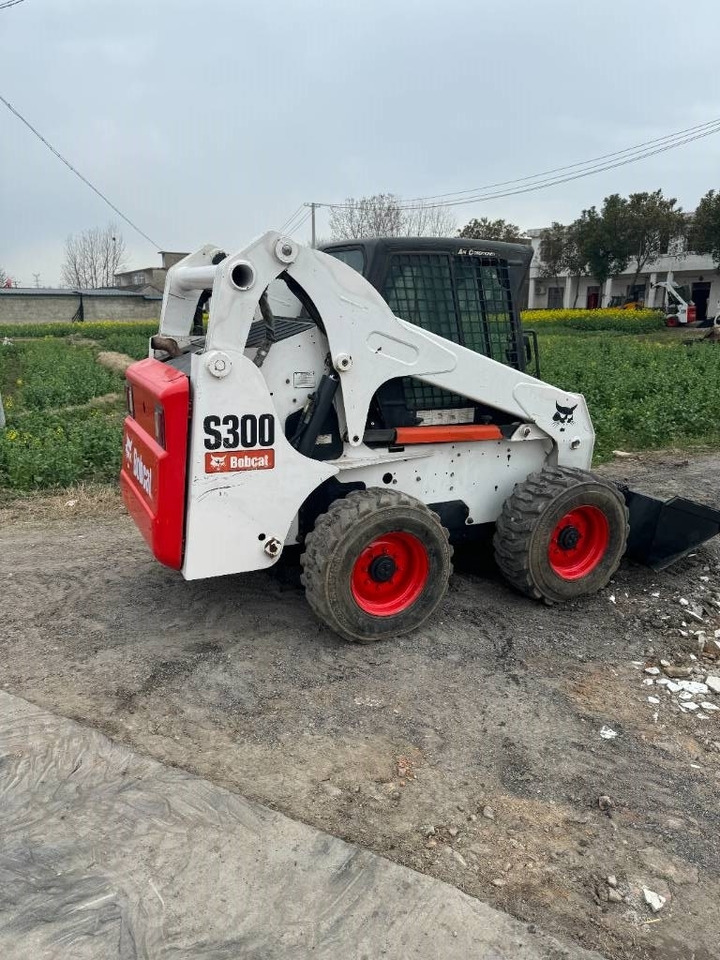 Bobcat S 300 - Mini utovarivač: slika 5 Bobcat S 300 - Mini utovarivač: slika 5