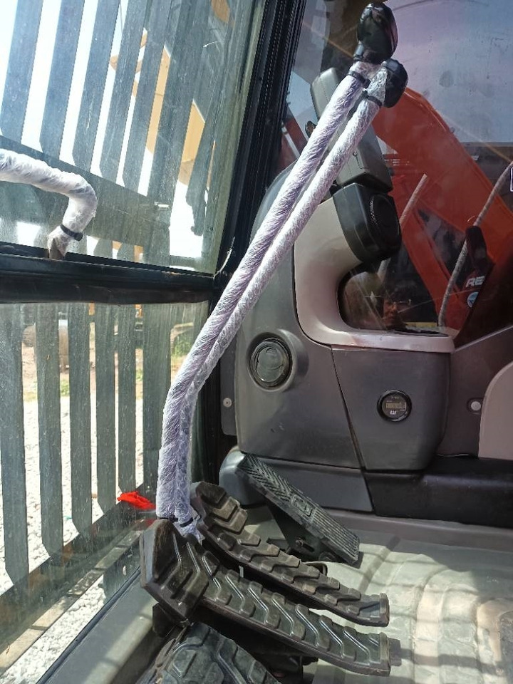 CAT 320D2 - Bager guseničar: slika 2 CAT 320D2 - Bager guseničar: slika 2