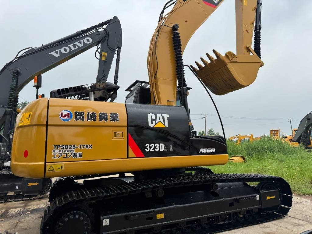CAT 323D2 - Bager guseničar: slika 2 CAT 323D2 - Bager guseničar: slika 2